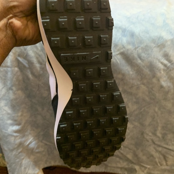 MENS NIKE SNEAKERS BRAND NEW SIZE 101/2 / 12 ONLY TWO PAIR AVAILABLE - Picture 10 of 10